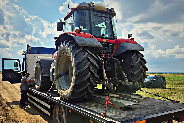 Tractor agricol pe autospeciala FECU de 15 t MMA